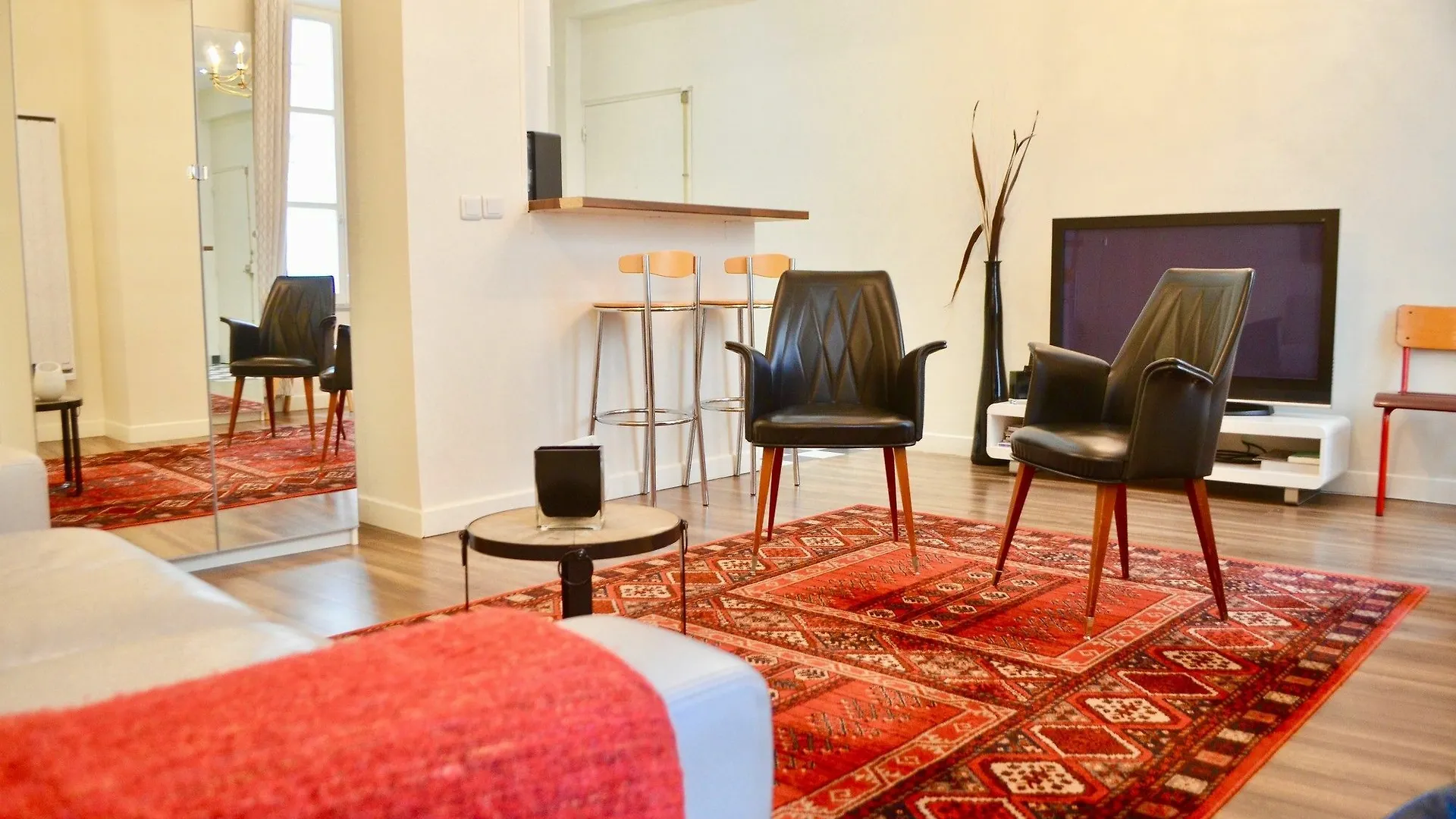 1 Bedroom In The Heart Of The Marais Area